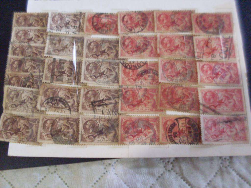 16 X 2/6 SHILLING + 16 X 5 SHILLING GREAT BRITAIN SEAHORSES POSTAGE STAMPS
