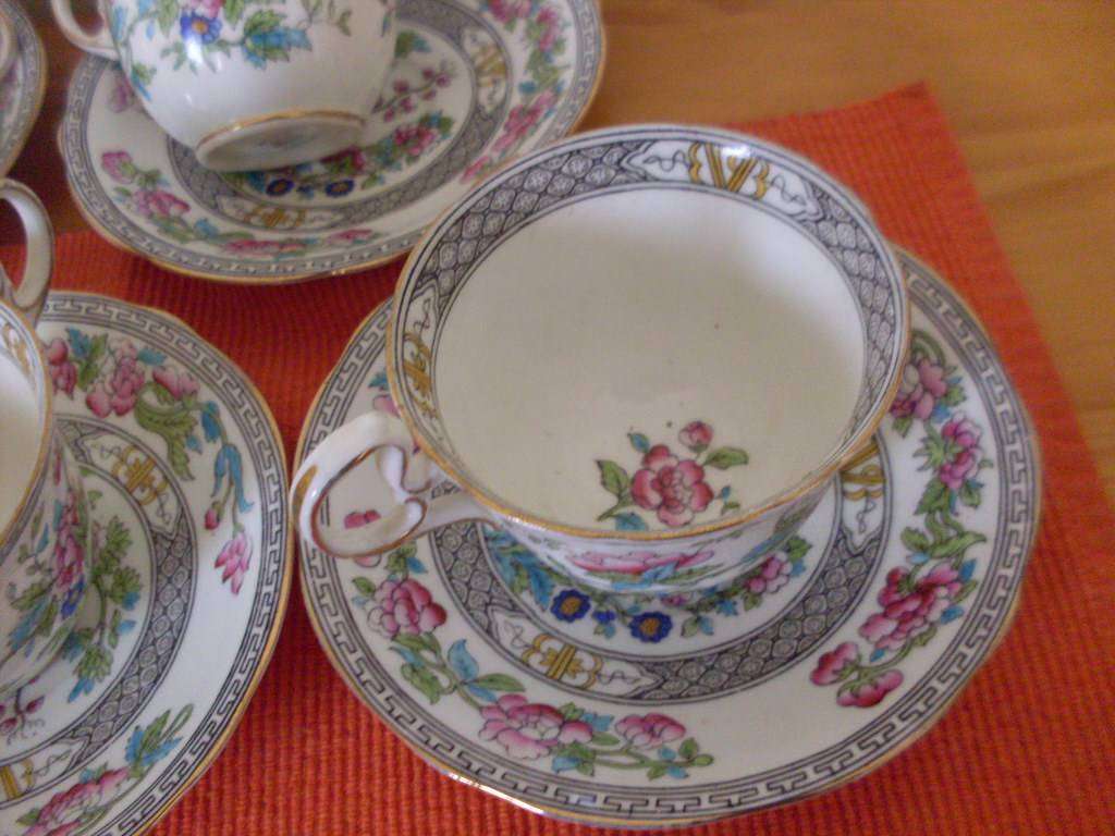 Vintage AYNSLEY Tea Set - BEAUTIFUL Tree Design - 20 Pieces