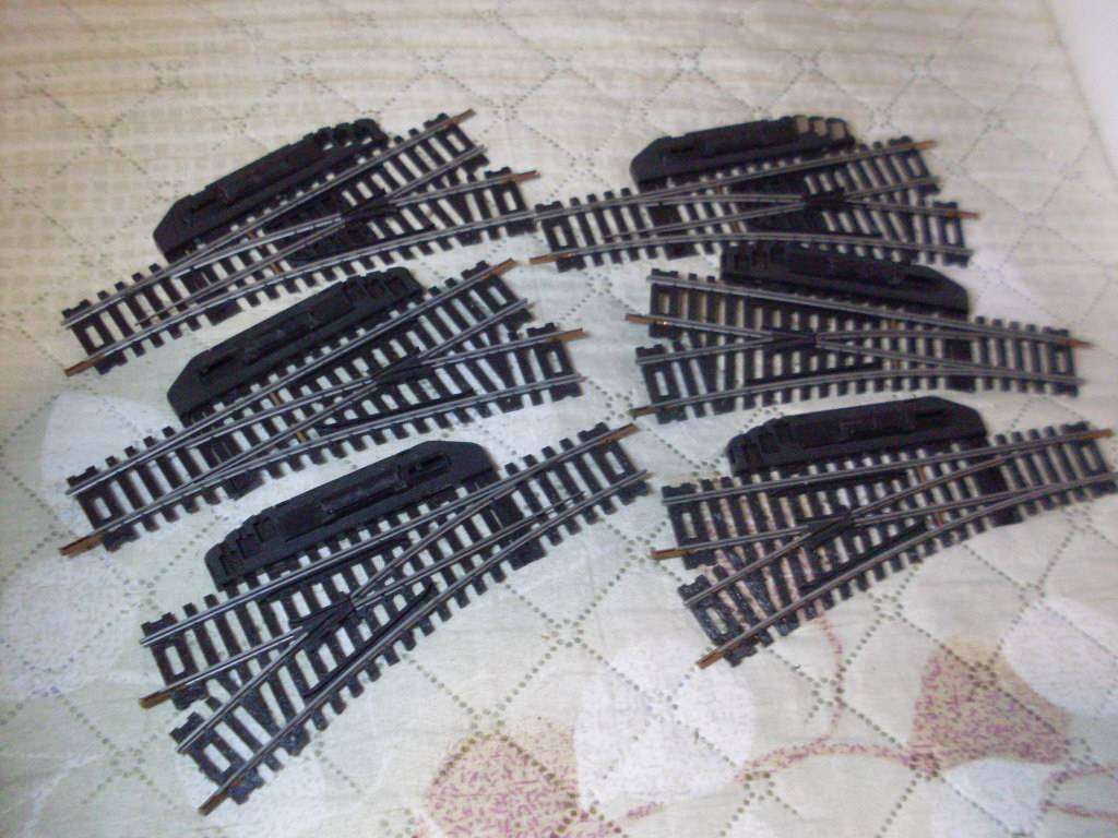 LIMA ITALY GUAGE 00 LARGE LOT OF VARIOUS SIZE TRACKS  COACHES AND OTHER ACCESSORIES