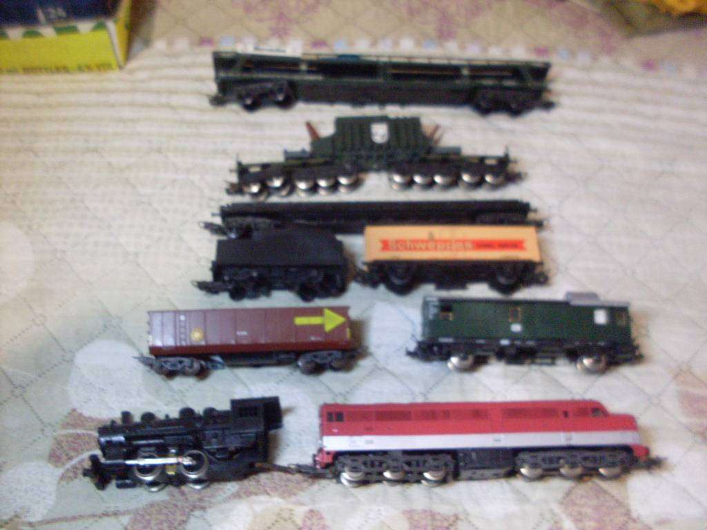 LIMA ITALY GUAGE 00 LARGE LOT OF VARIOUS SIZE TRACKS  COACHES AND OTHER ACCESSORIES