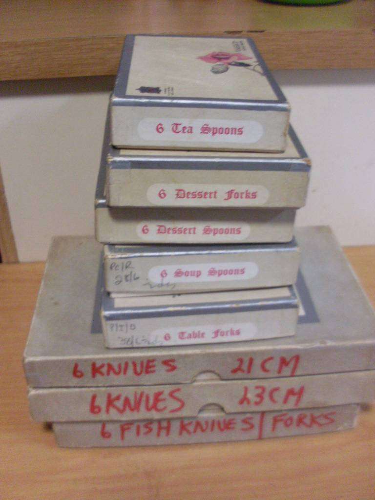 VINERS LTD SHEFFIELD SILVER ROSE PATTERN ( SILVER PLATED )BOXED CUTLERY..54 PIECES