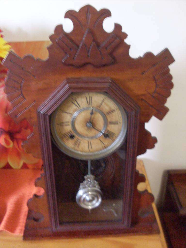 VINTAGE ANSONIA USA GINGERBREAD MANTLE CLOCK