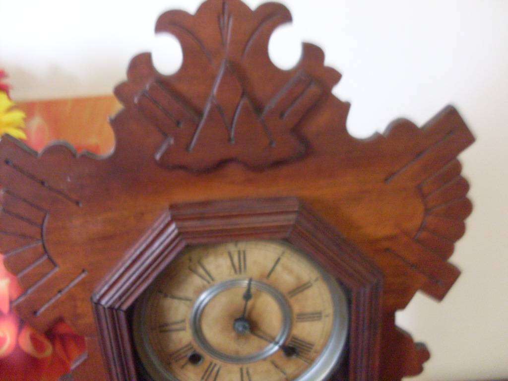 VINTAGE ANSONIA USA GINGERBREAD MANTLE CLOCK