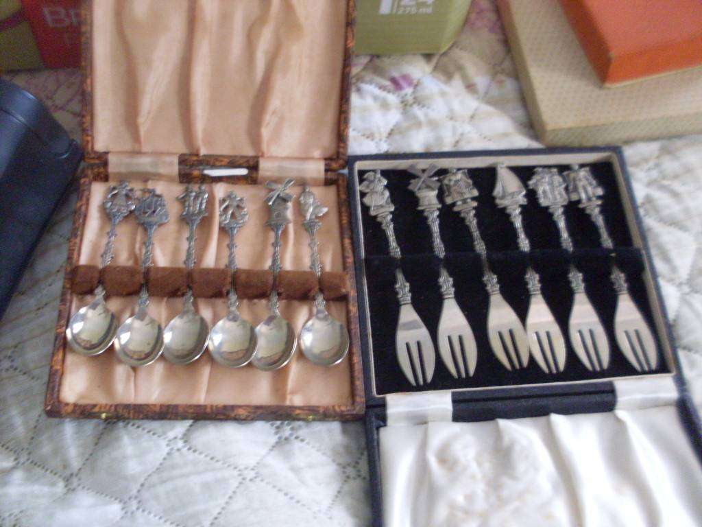 2 SETS OF BOXED DUTCH 6 X  CAKE FORKS/6 X TEASPOONS
