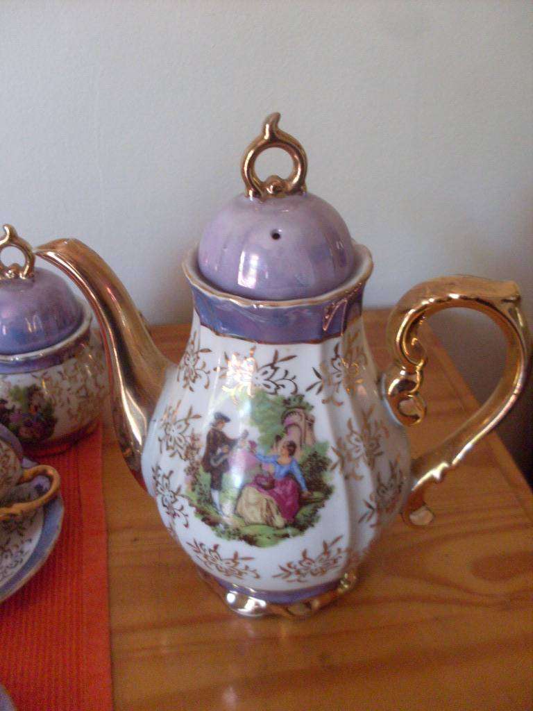PRETTY TEASET /PURPLE/BLUE /GOLD/ GILDED SMALL CUPS SET...16 PIECES