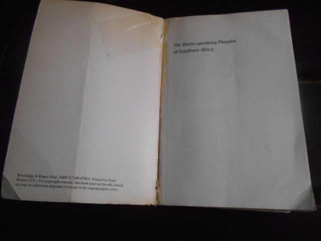 The Bantu-speaking Peoples of  Southern Africa- Hammond Tooke illlus softback Routledge