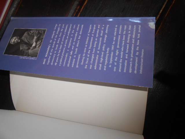 Reflections in prison ed Mac Maharaj forew Desmond Tutu Zebra & Robbeneiland museum