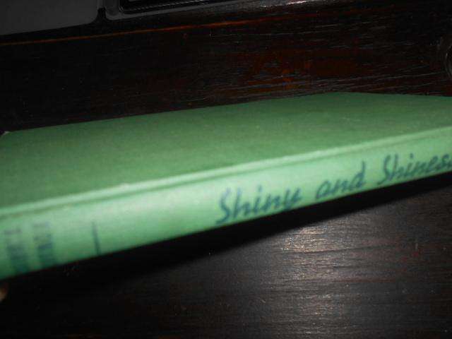 Shiny and Shiness : a tale - male & female rainbow trout Eerste River illus. P Williams