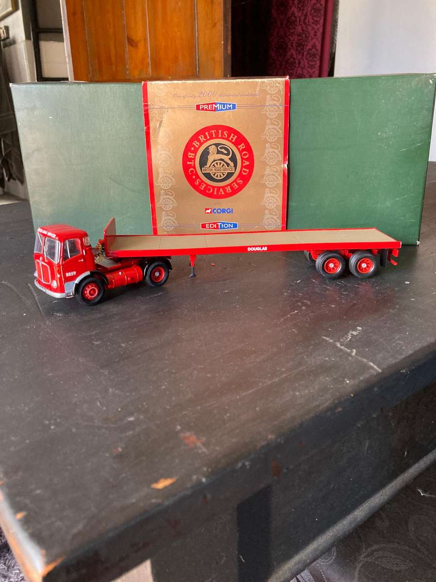 AEC MANDATOR TRUCK AND TRAILER BY CORGI 1:50 SCALE