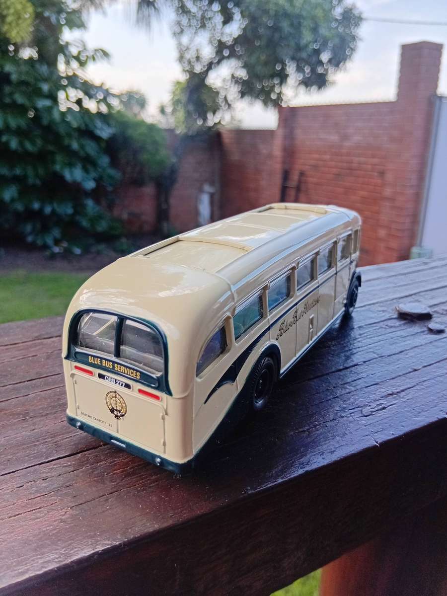DUPLE COACH BY CORGI 1:50 SCALE