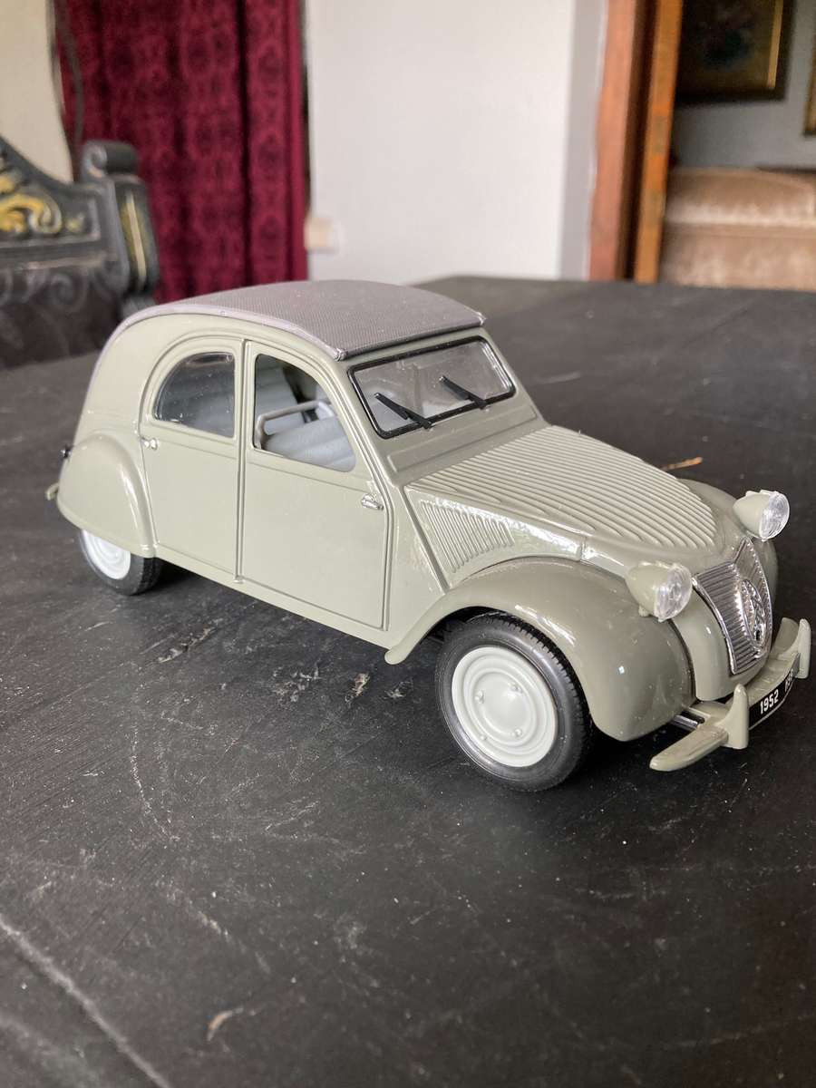 CITROEN BY MAISTO 1: 18 SCALE
