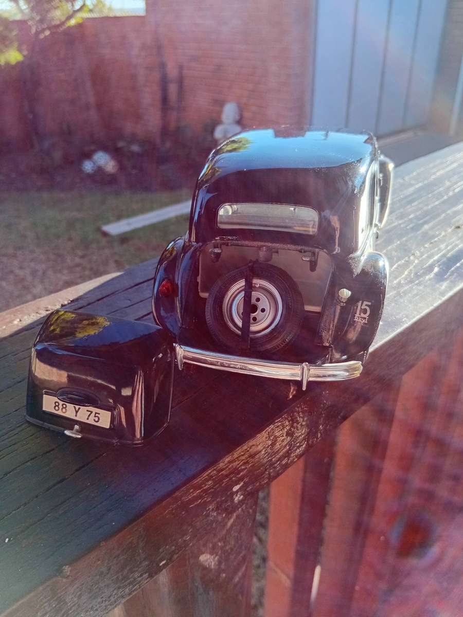 CITROEN 1: 18 SCALE BY MAISTO ( RELIST DUE TO NON PAYMENT )