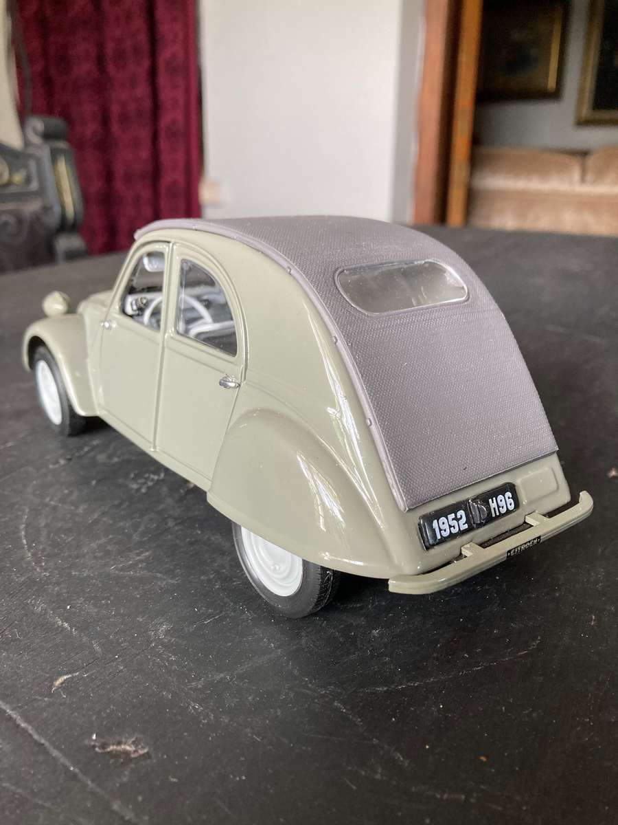 CITROEN BY MAISTO 1: 18 SCALE