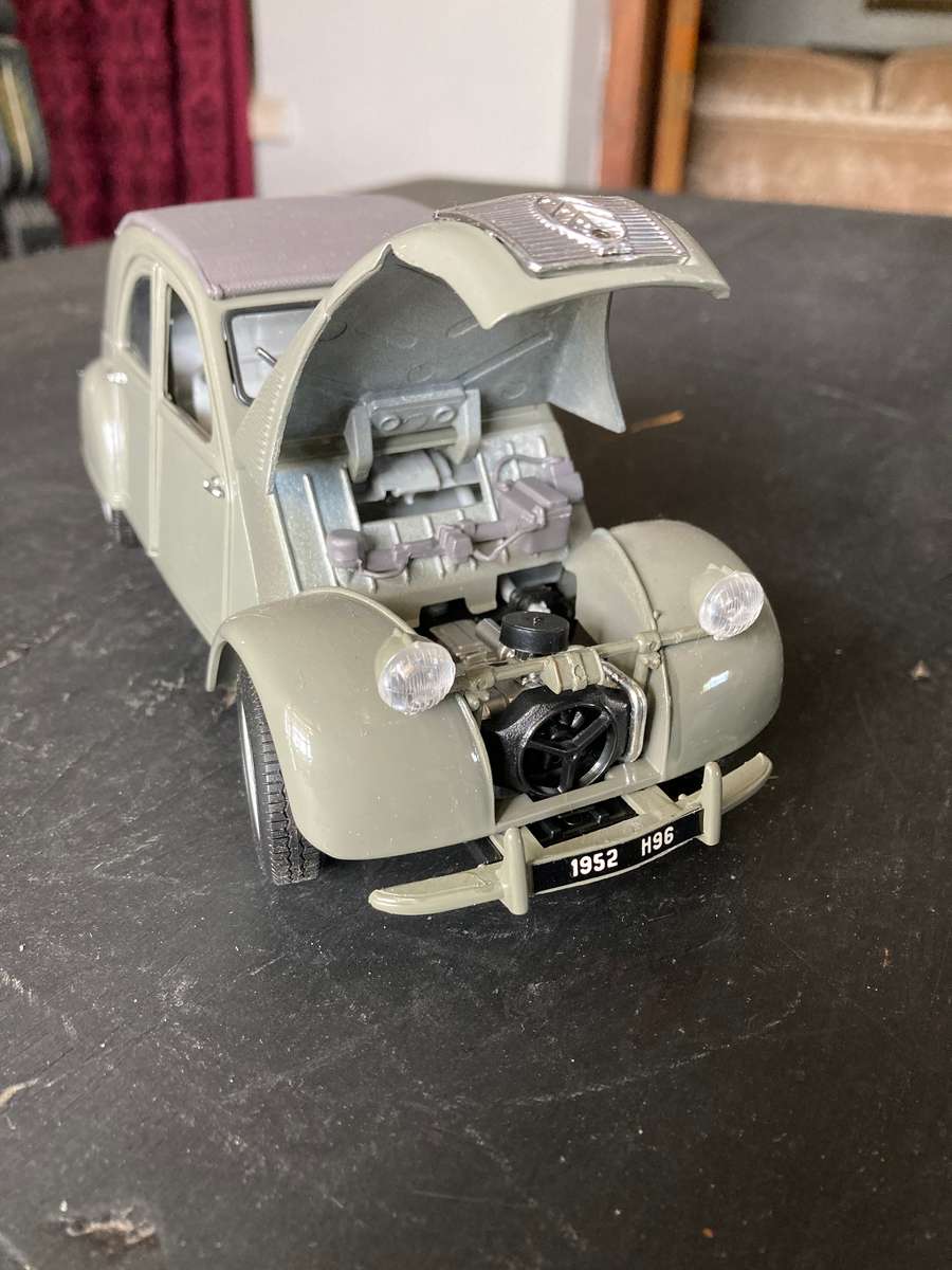 CITROEN BY MAISTO 1: 18 SCALE