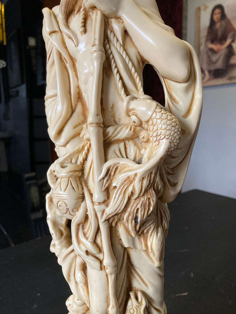 VERY LARGE ORIENTAL  ALABASTER RESIN STATUE OF A FISHERMAN