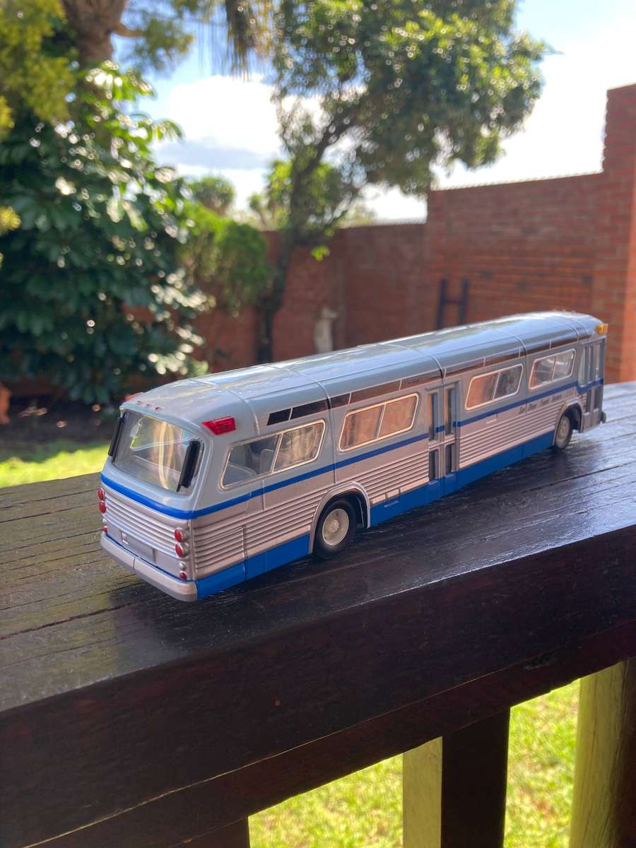 GM GOLDFISH BOWL CITY BUS BY CORG I :50 SCALE