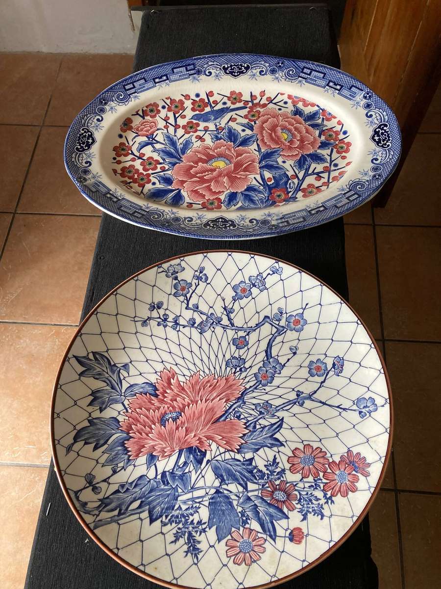 2 X LARGE IMARI ITEMS ( RELISTED DUE TO NON PAYMENT )