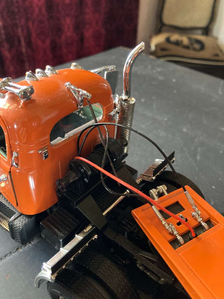 MACK B SERIES TRUCK WITH LOWBED TRAILER 1:25 SCALE BY FIRST GEAR