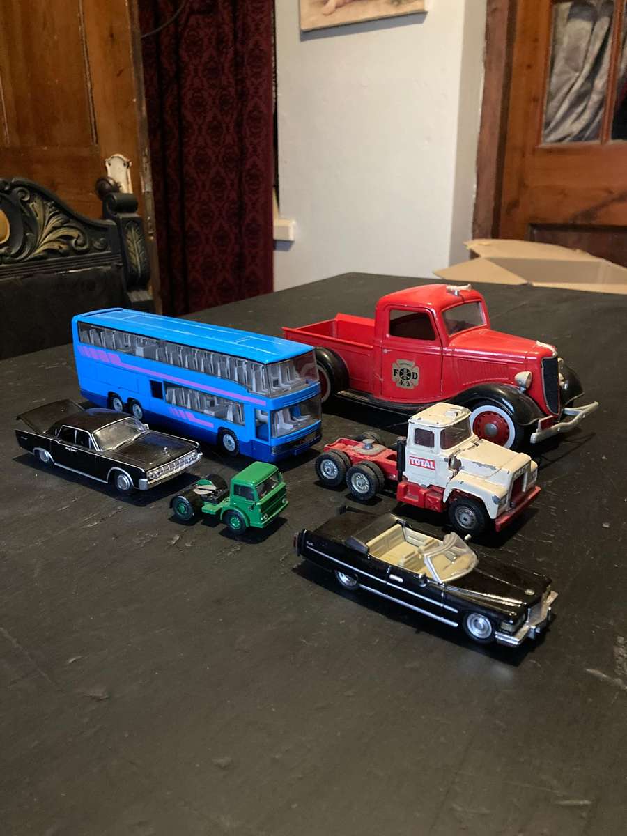 VARIOUS DIE CAST MODELS ONE LOT
