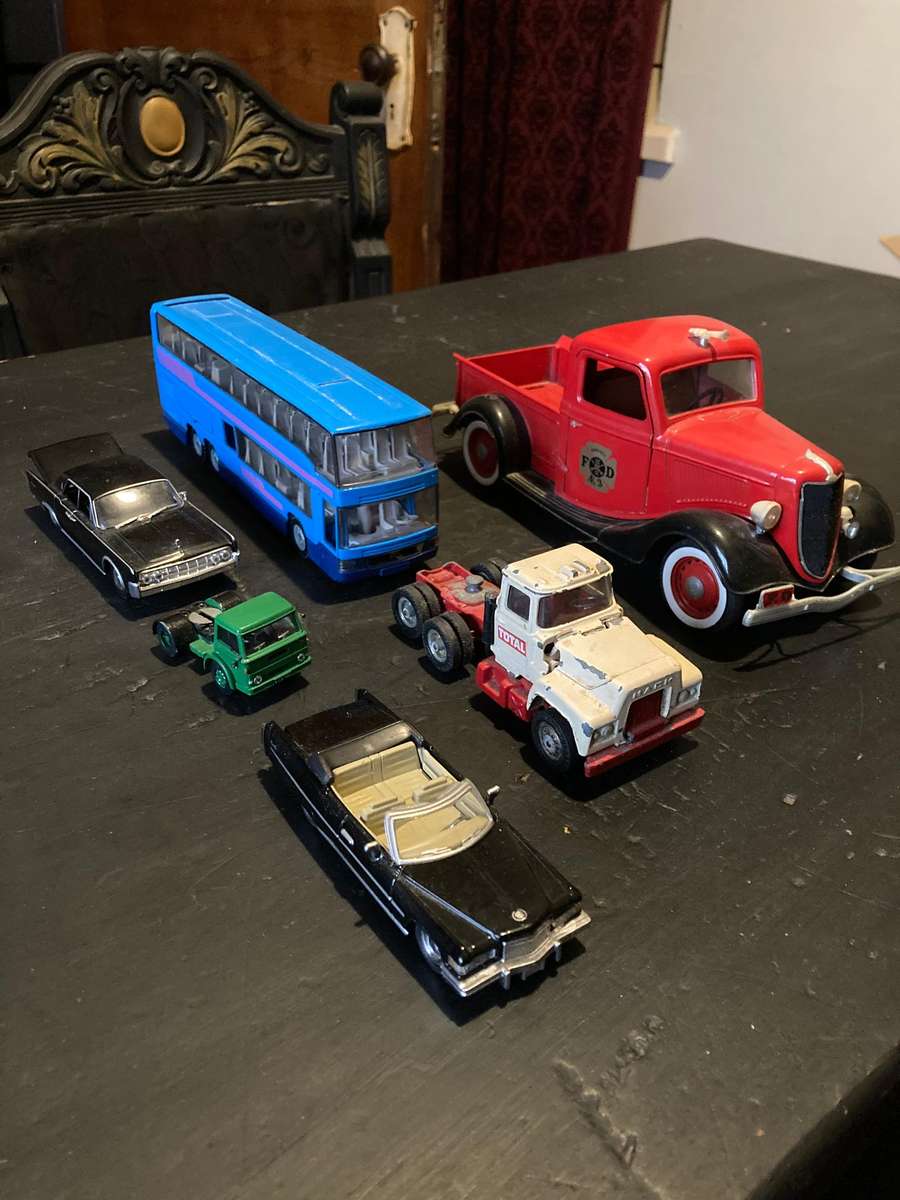 VARIOUS DIE CAST MODELS ONE LOT