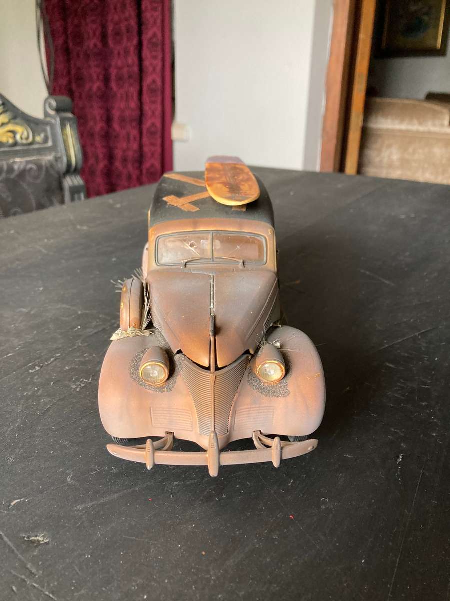 1939 CHEVROLET WOODY BARN FIND  1: 18 SCALE (  RELISTED DUE TO NON PAYMENT )