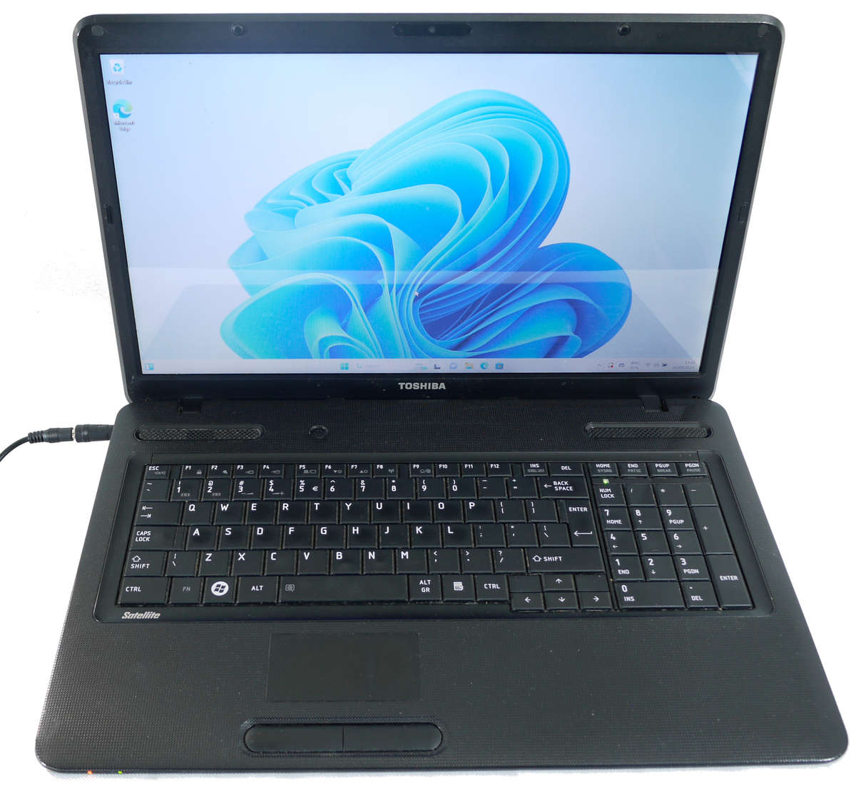 TOSHIBA Satellite C670-12C -  17.3 inch, i3 2310M, 4GB RAM, 700GB Storage (NO BATTERY)