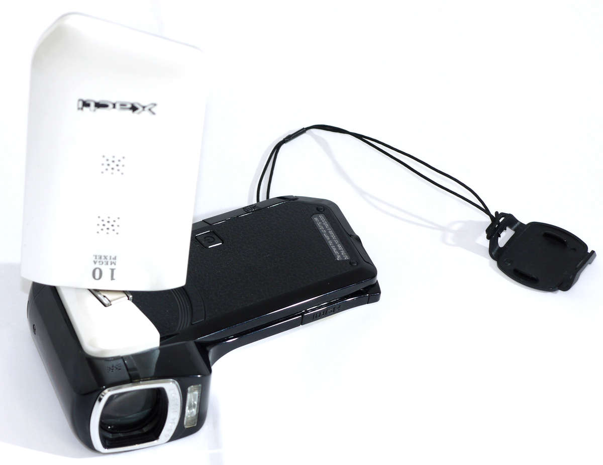 Sanyo VPC-CG20 High Definition Camcorder & 10 MP Camera