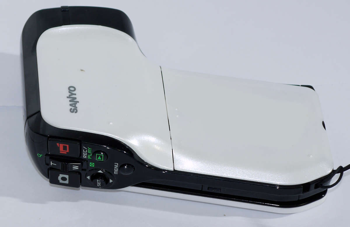 Sanyo VPC-CG20 High Definition Camcorder & 10 MP Camera