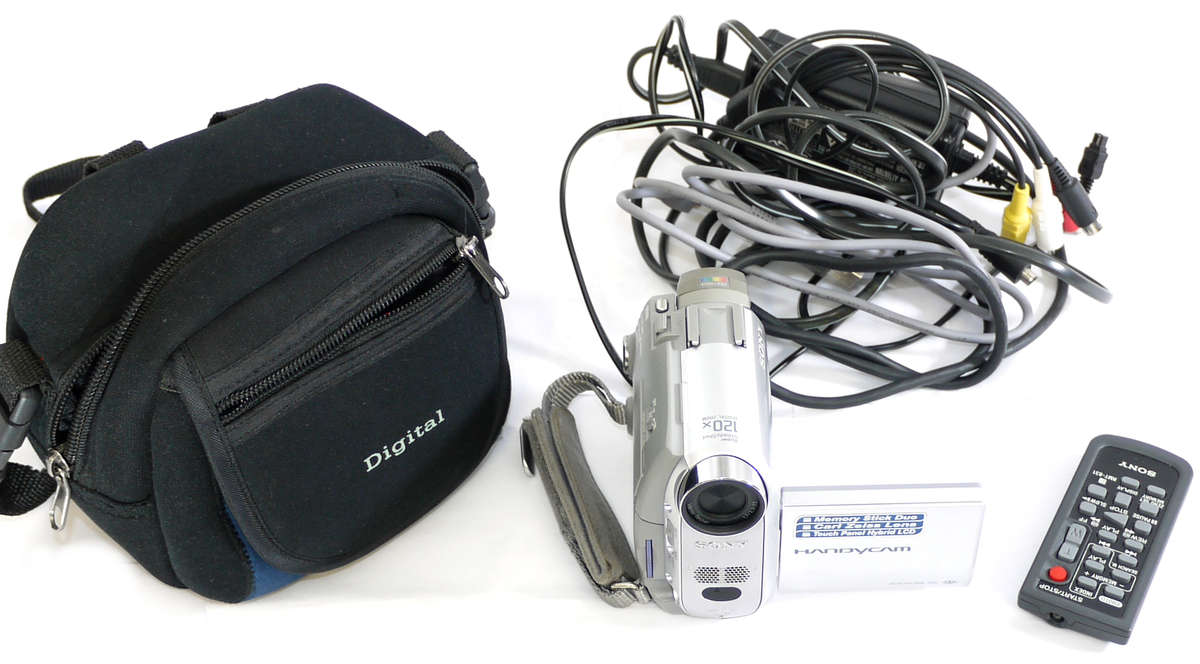 Vintage Camcorder - SONY DCR-HC30E