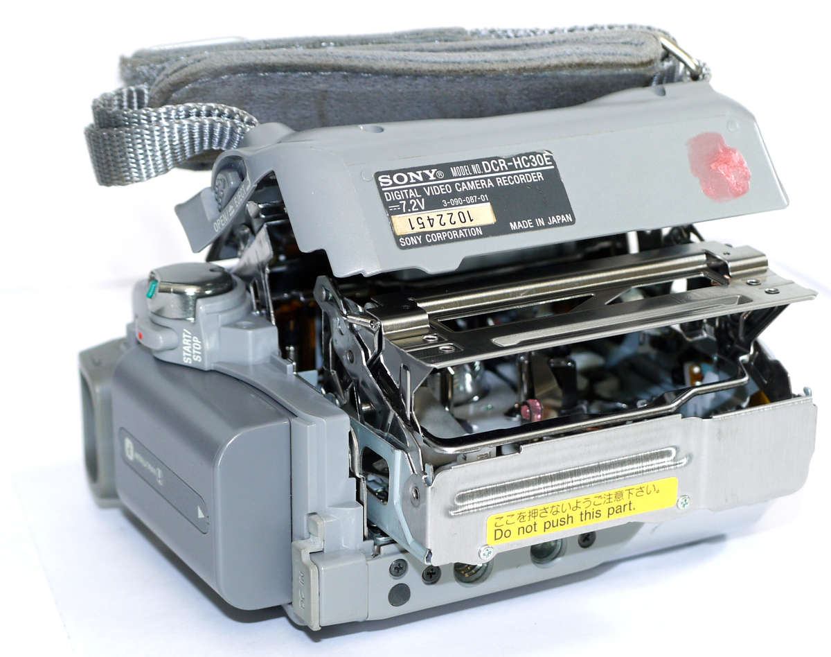 Vintage Camcorder - SONY DCR-HC30E