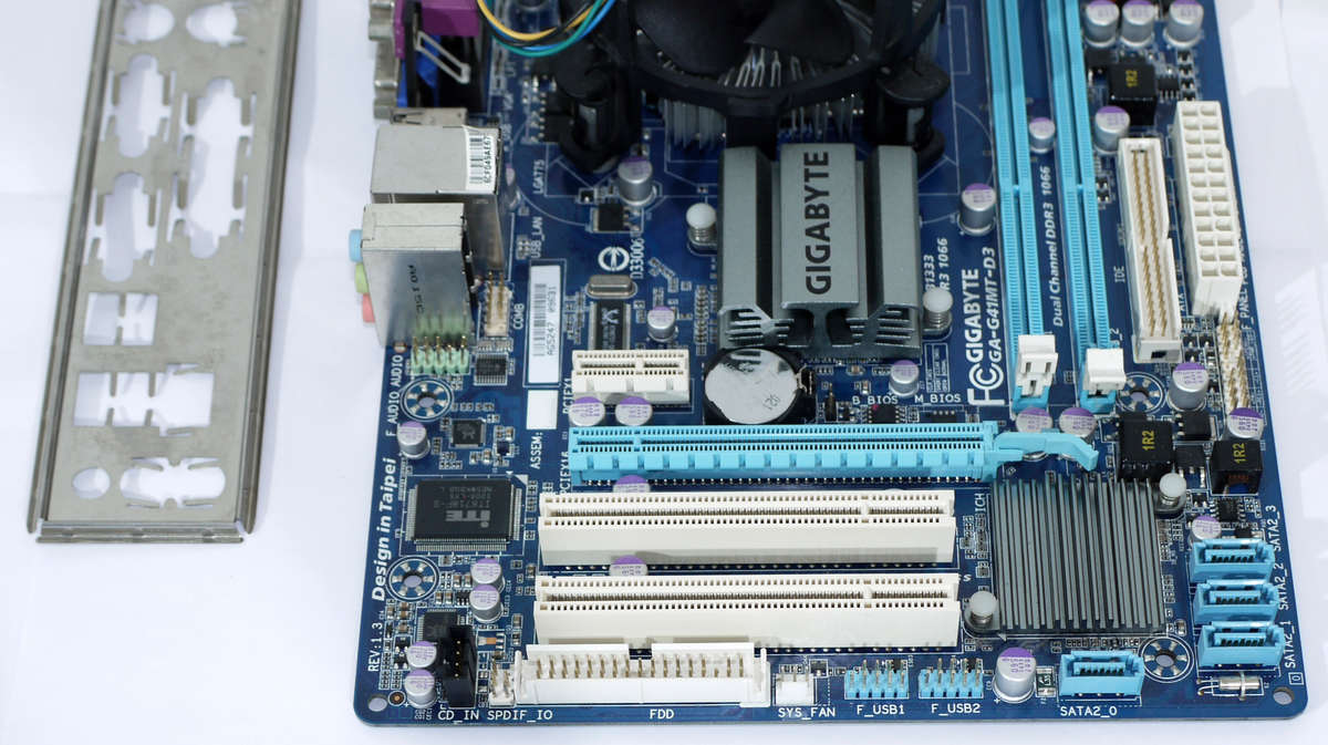 CPU, Motherboard Combo - Gigabyte GA-G41MT-D3, Intel Dual-Core e5400 @ 2.70 GHz