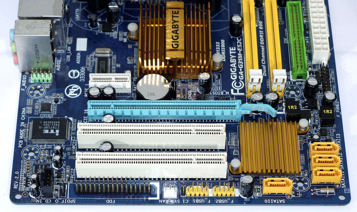 CPU, Motherboard Combo - Gigabyte GA-G31M-ES2C, Pentium(R) Dual-Core E5200 @ 2.50GHz