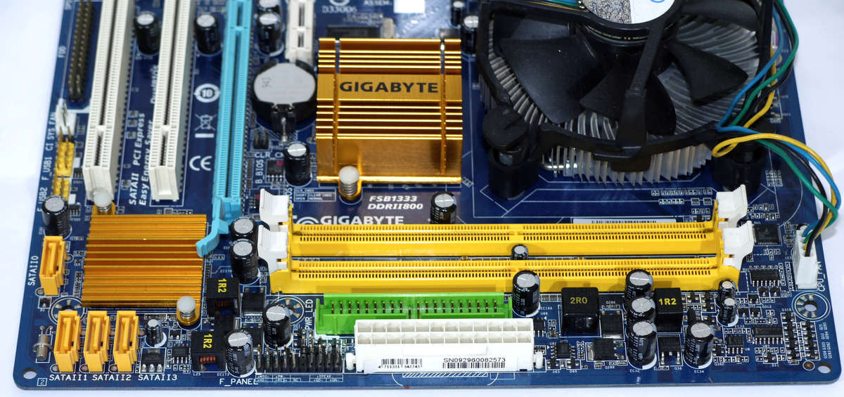 CPU, Motherboard Combo - Gigabyte GA-G31M-ES2C, Pentium(R) Dual-Core E5200 @ 2.50GHz