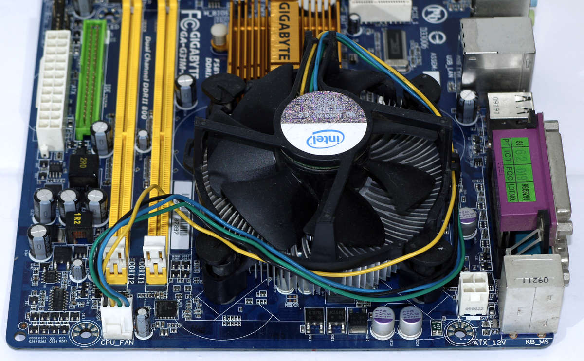 CPU, Motherboard Combo - Gigabyte GA-G31M-ES2C, Pentium(R) Dual-Core E5200 @ 2.50GHz