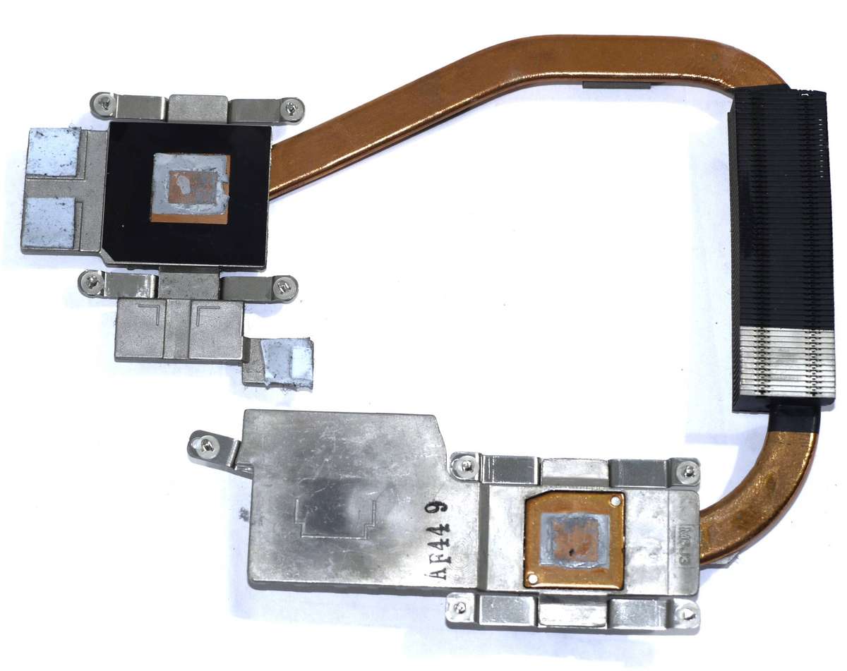Heatsink for Acer TravelMate 7720 covers the CPU and the Removable Laptop GPU