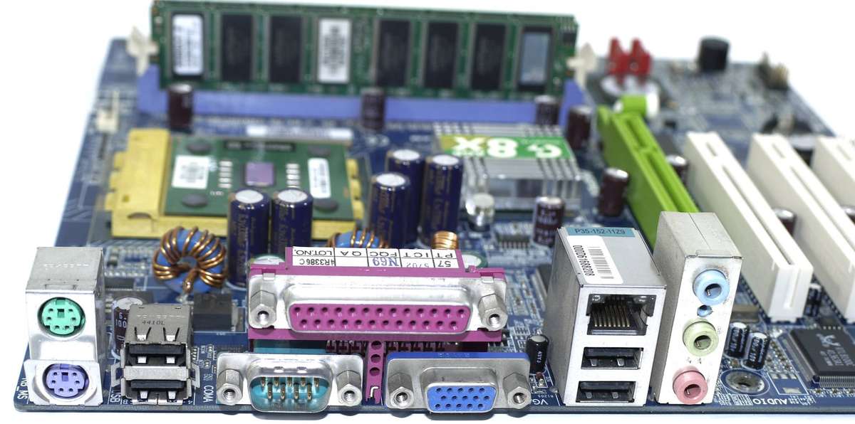 Vintage Motherboard, CPU and RAM - Motherboard: GA-7VM400AM   CPU: AMD Athlon XP 2600+ RAM: 1GB DDR1