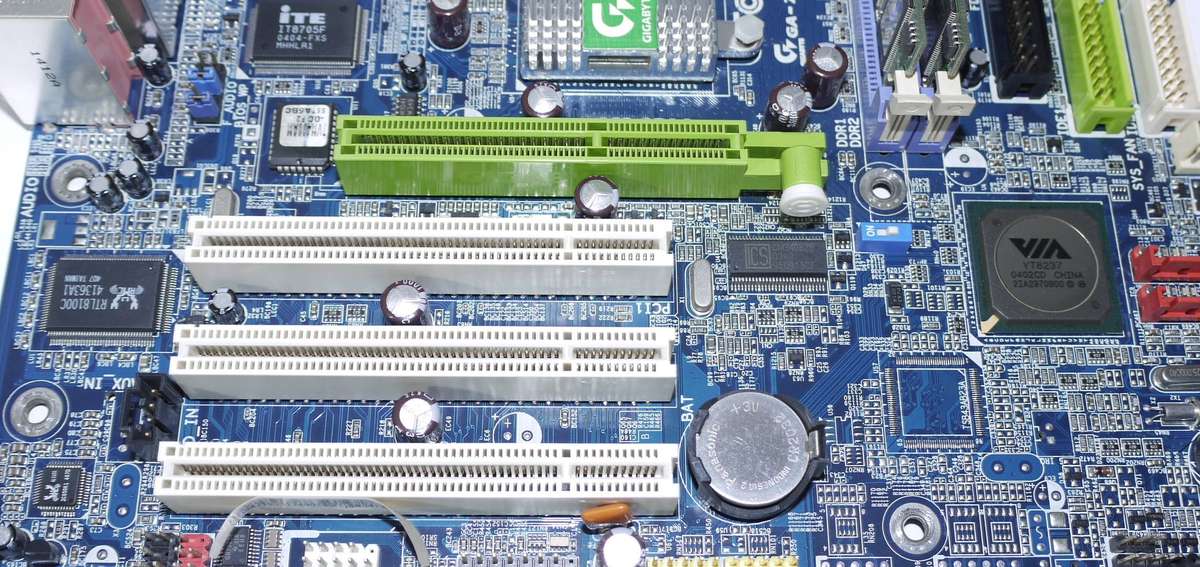 Vintage Motherboard, CPU and RAM - Motherboard: GA-7VM400AM   CPU: AMD Athlon XP 2600+ RAM: 1GB DDR1