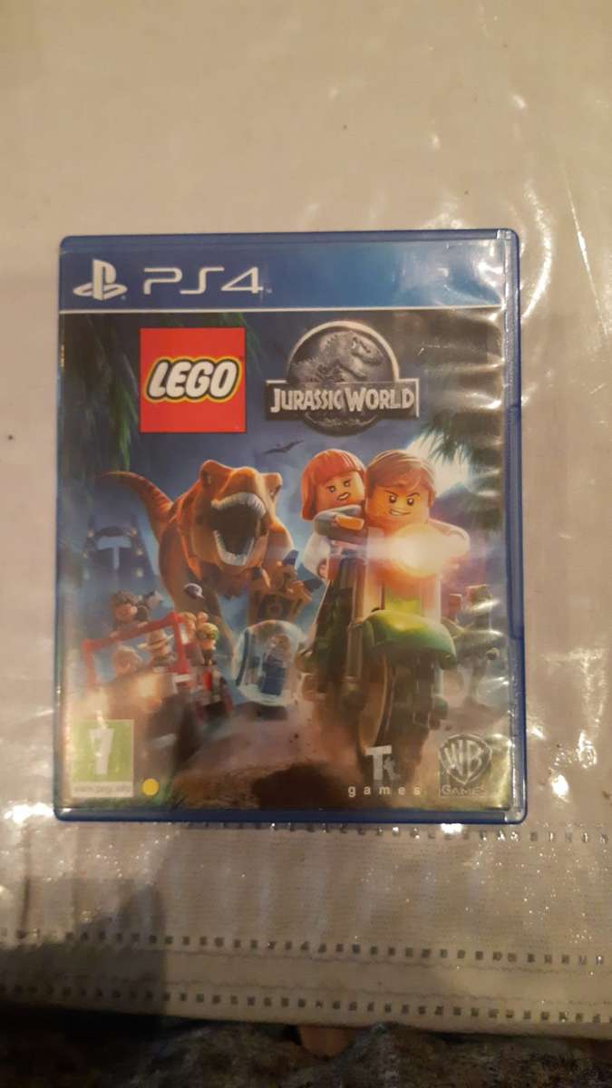 Lego Jurassic World - PS4 GAME WITH NO BOOKLET - VG +