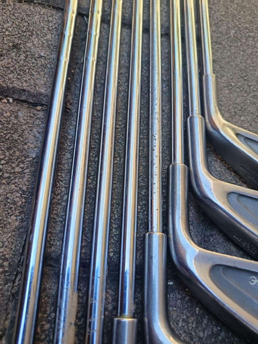 WILSON 1200 GEAR EFFECT RADIUS SOLE SET OF IRONS R Flex - FULL SET