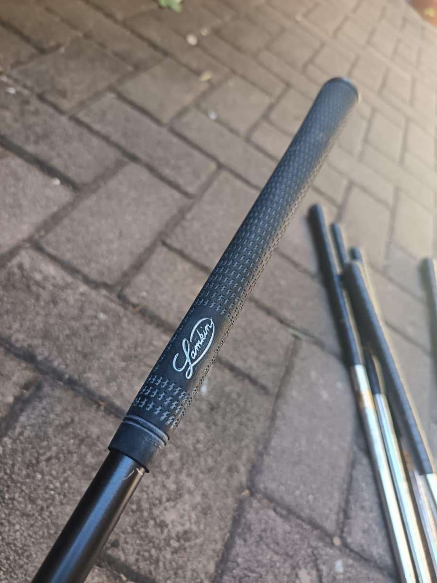 WILSON 1200 GEAR EFFECT RADIUS SOLE SET OF IRONS R Flex - FULL SET