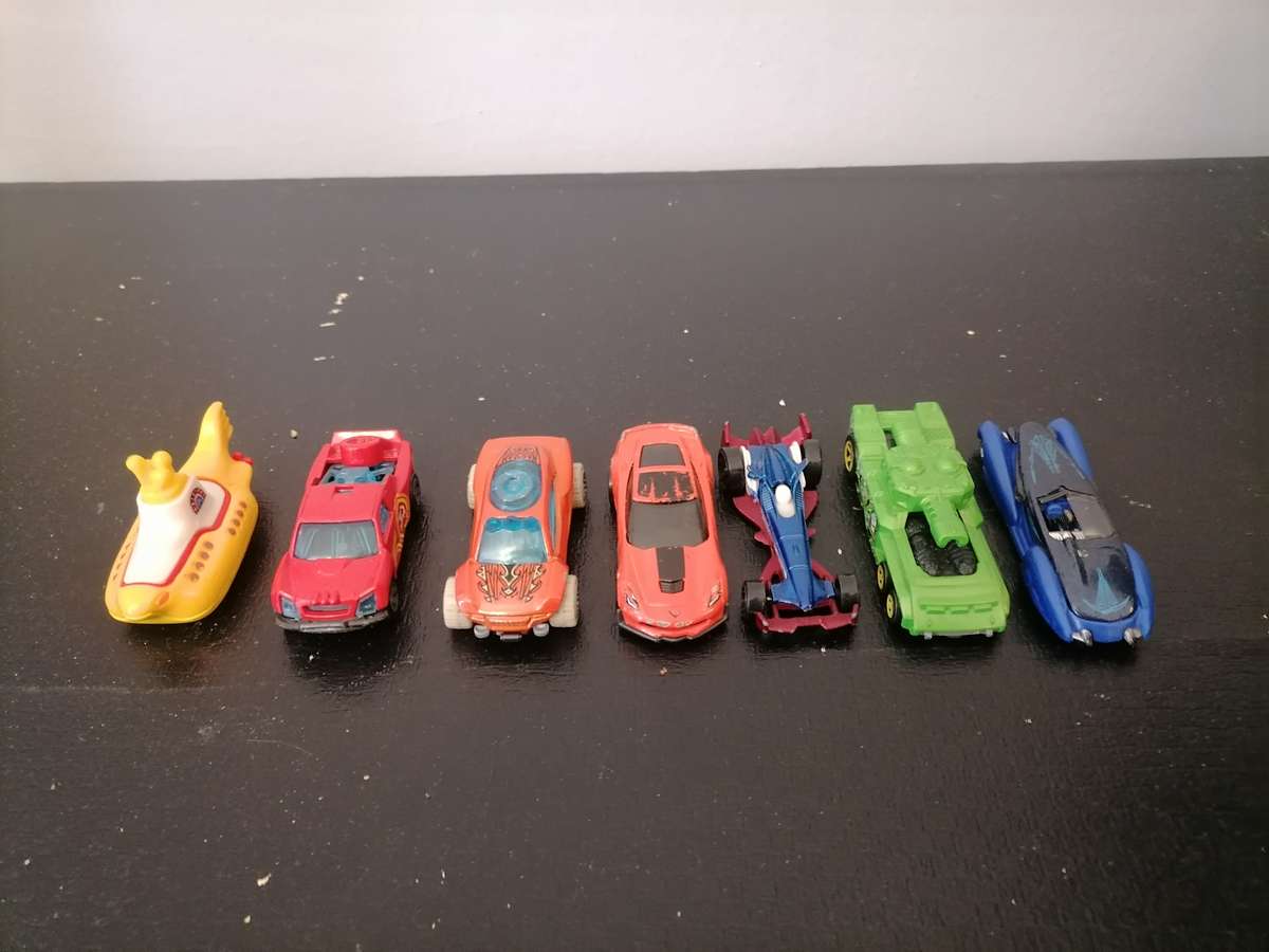 7 X VINTAGE DIE CAST HOT WHEELS CARS - BUNDLE