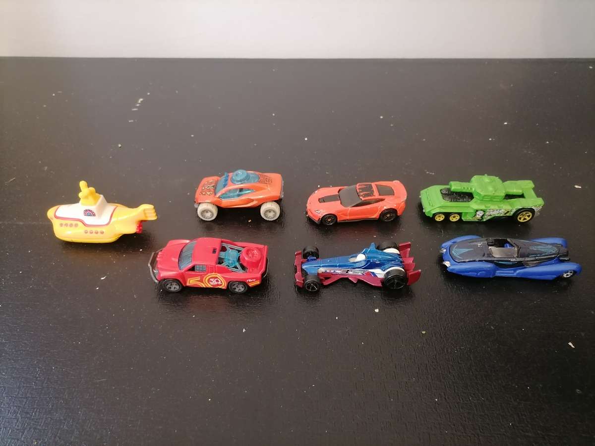 7 X VINTAGE DIE CAST HOT WHEELS CARS - BUNDLE