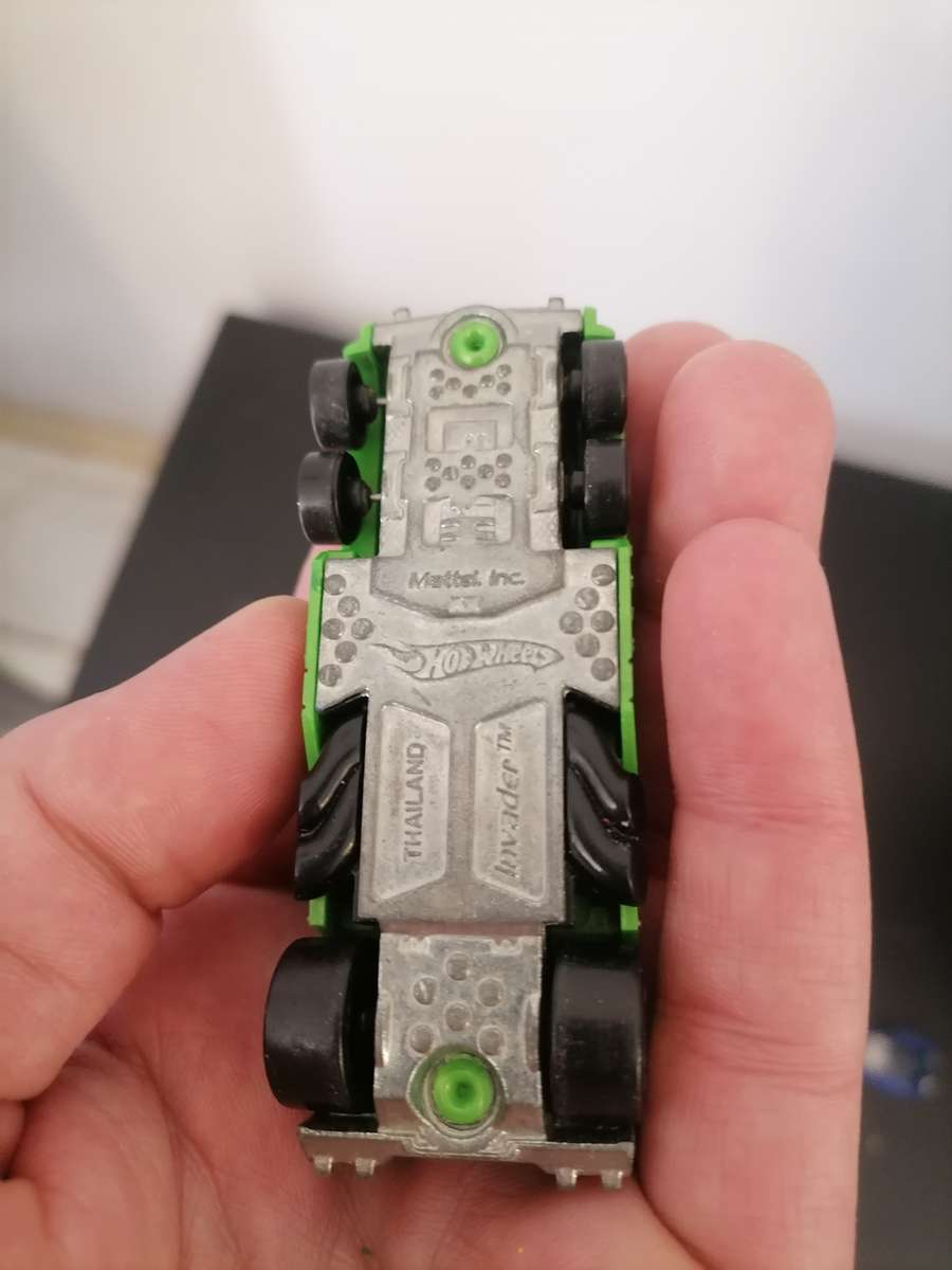 7 X VINTAGE DIE CAST HOT WHEELS CARS - BUNDLE