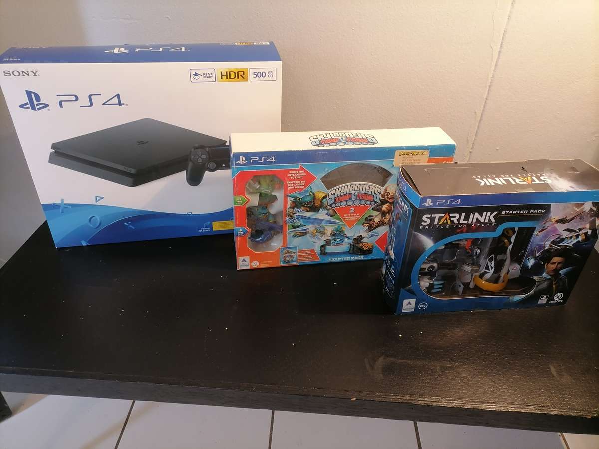 PS4 SLIM - 500GB - CONSOLE WITH CONTROLLER LIKE NEW  - SUPER BUNDEL