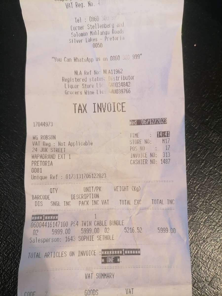 PS4 SLIM - 500GB - CONSOLE WITH CONTROLLER LIKE NEW  - SUPER BUNDEL