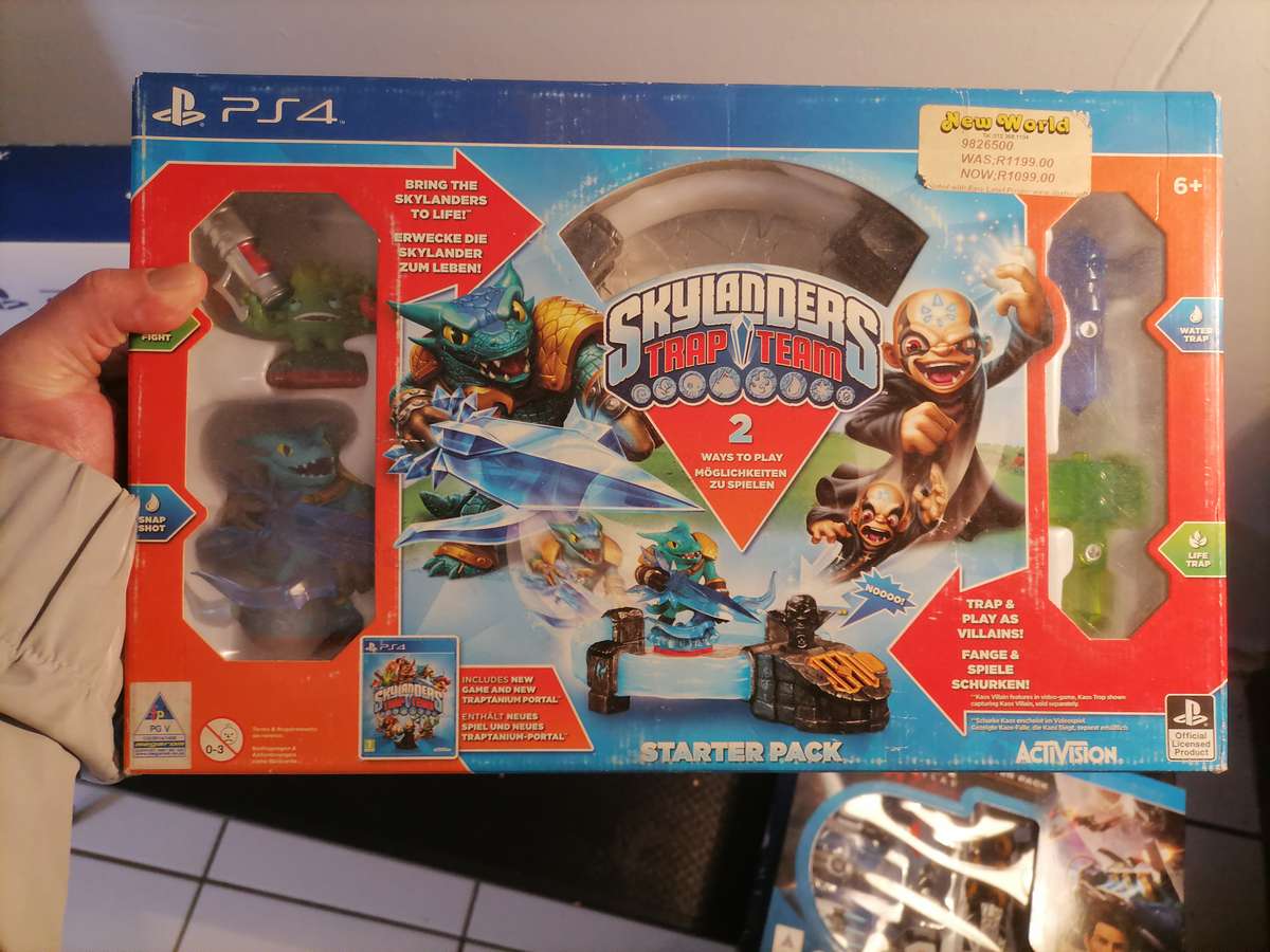 PS4 SLIM - 500GB - CONSOLE WITH CONTROLLER LIKE NEW  - SUPER BUNDEL