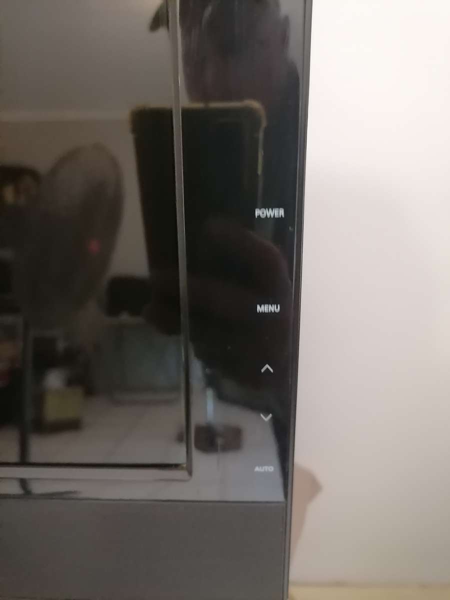 Acer Ferrari F-19 19" LCD Monitor with TV Tuner - CAN BE USED WITH OLD VINTAGE GAMING CONSOLE