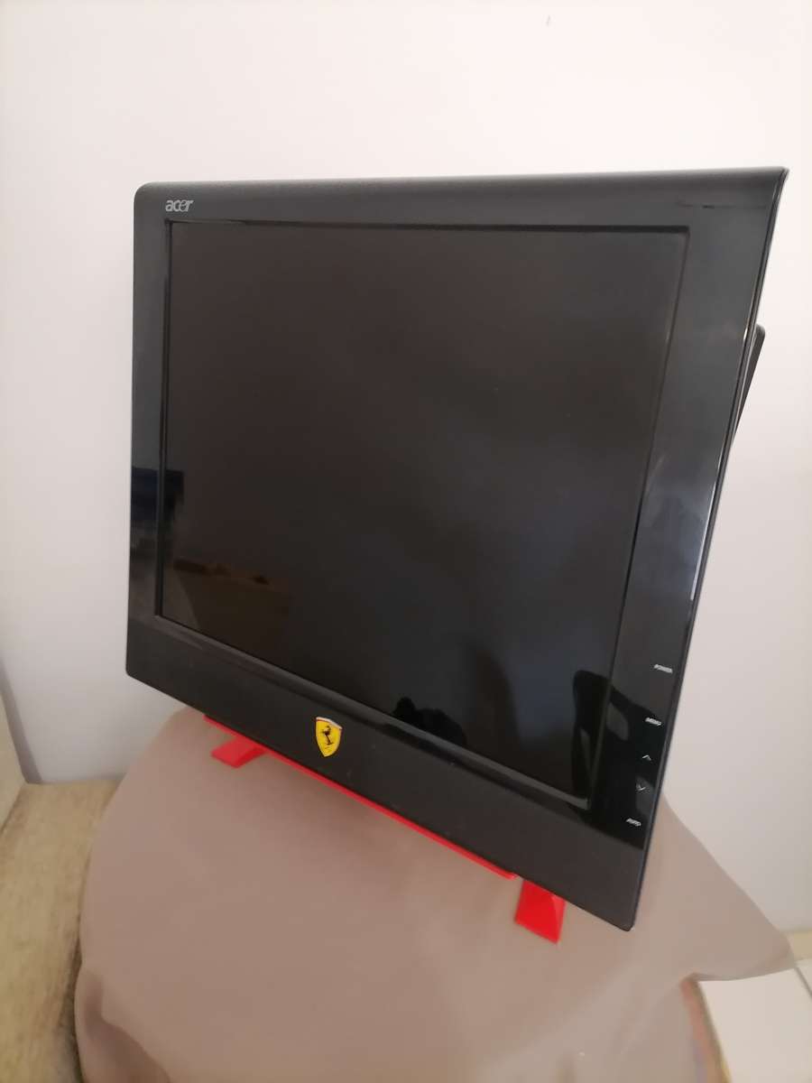 Acer Ferrari F-19 19" LCD Monitor with TV Tuner - CAN BE USED WITH OLD VINTAGE GAMING CONSOLE