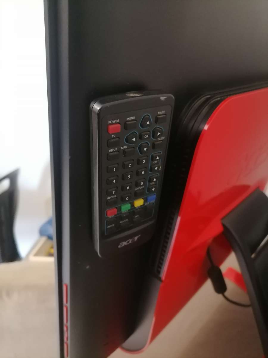 Acer Ferrari F-19 19" LCD Monitor with TV Tuner - CAN BE USED WITH OLD VINTAGE GAMING CONSOLE