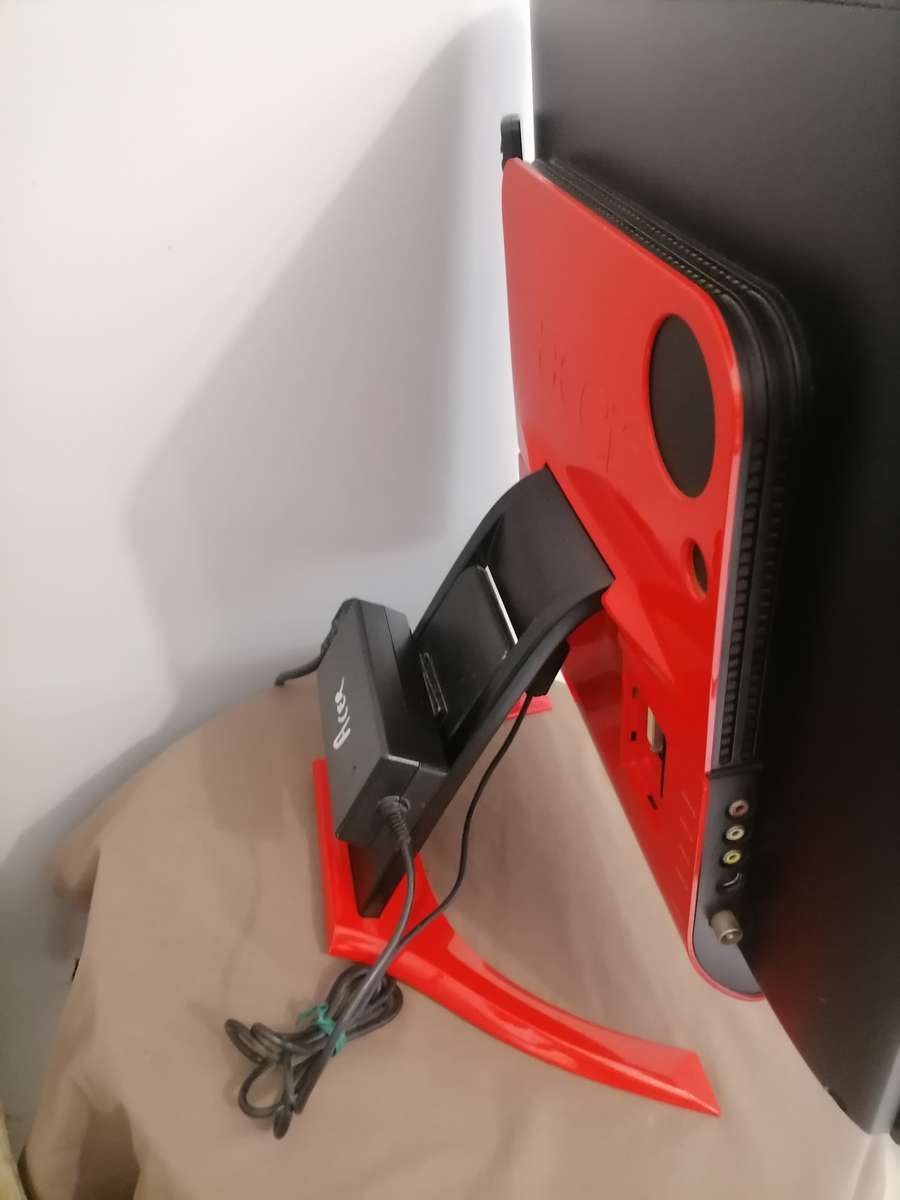 Acer Ferrari F-19 19" LCD Monitor with TV Tuner - CAN BE USED WITH OLD VINTAGE GAMING CONSOLE